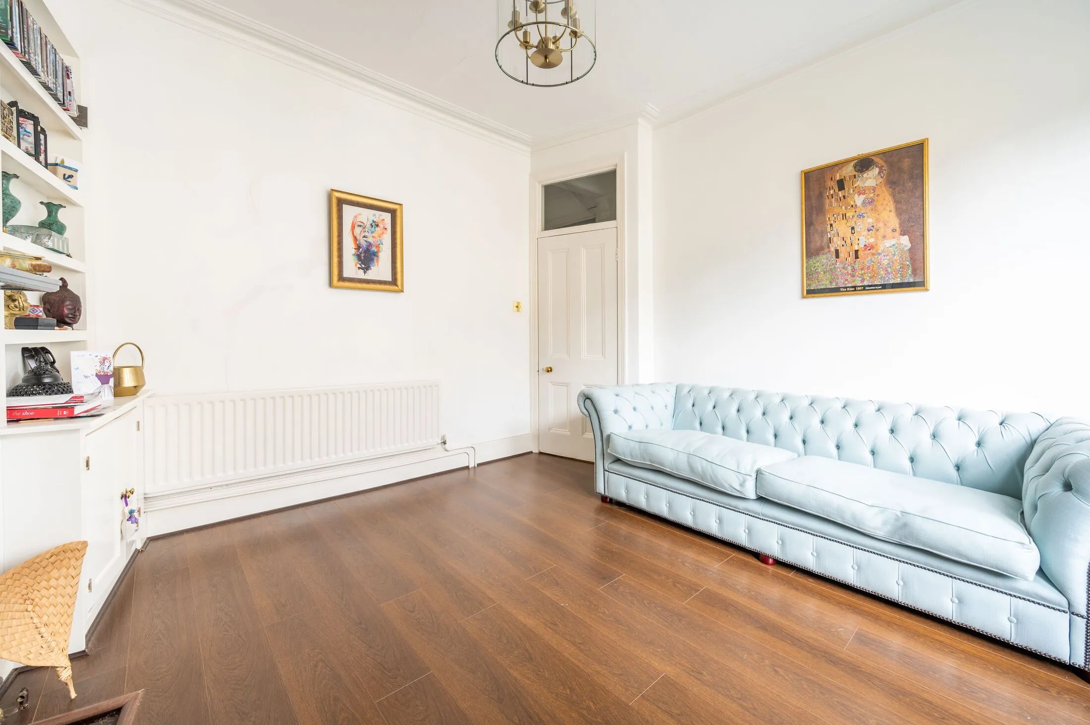 Flat Leda Court in Greater London