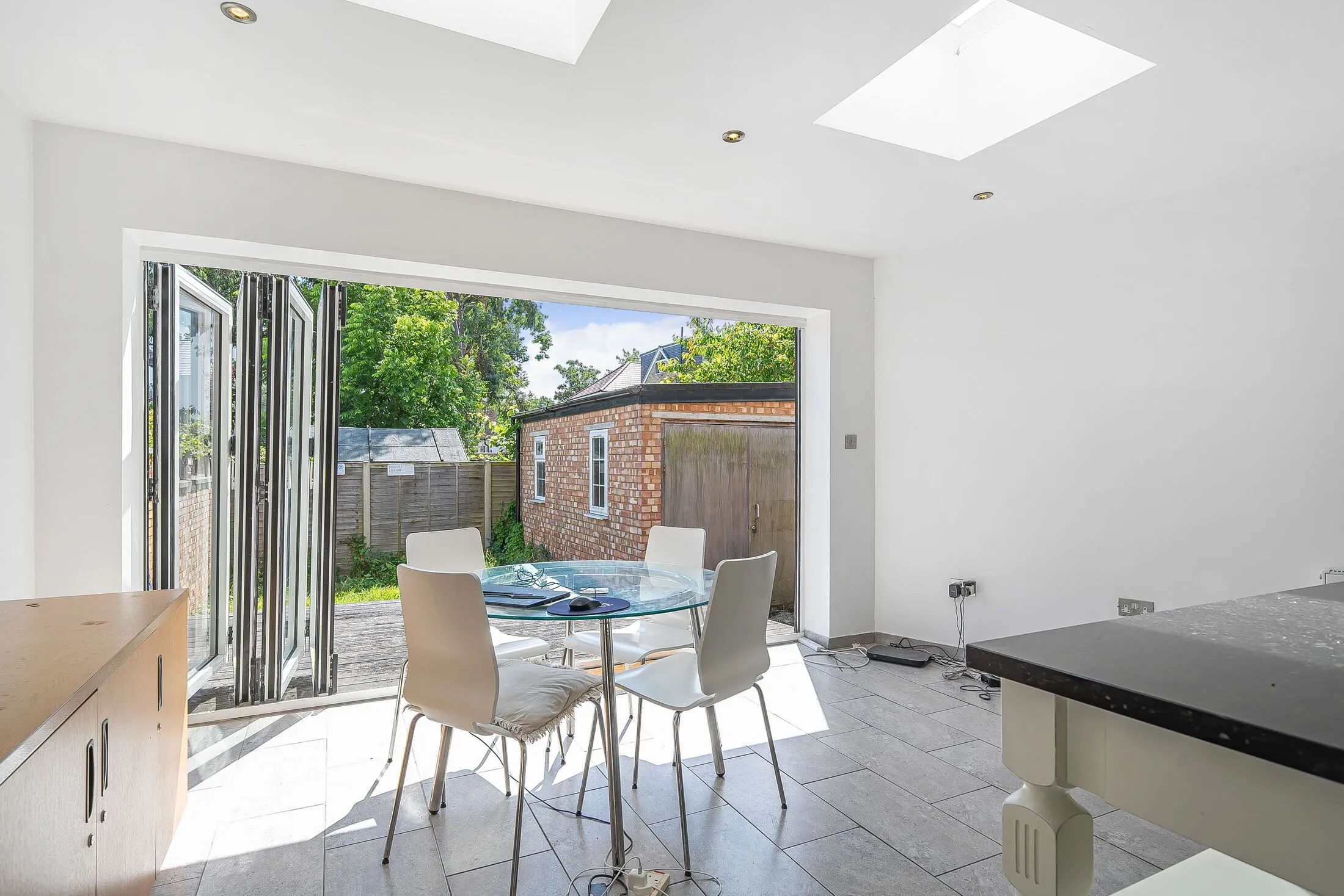 House Romeyn Road in Greater London
