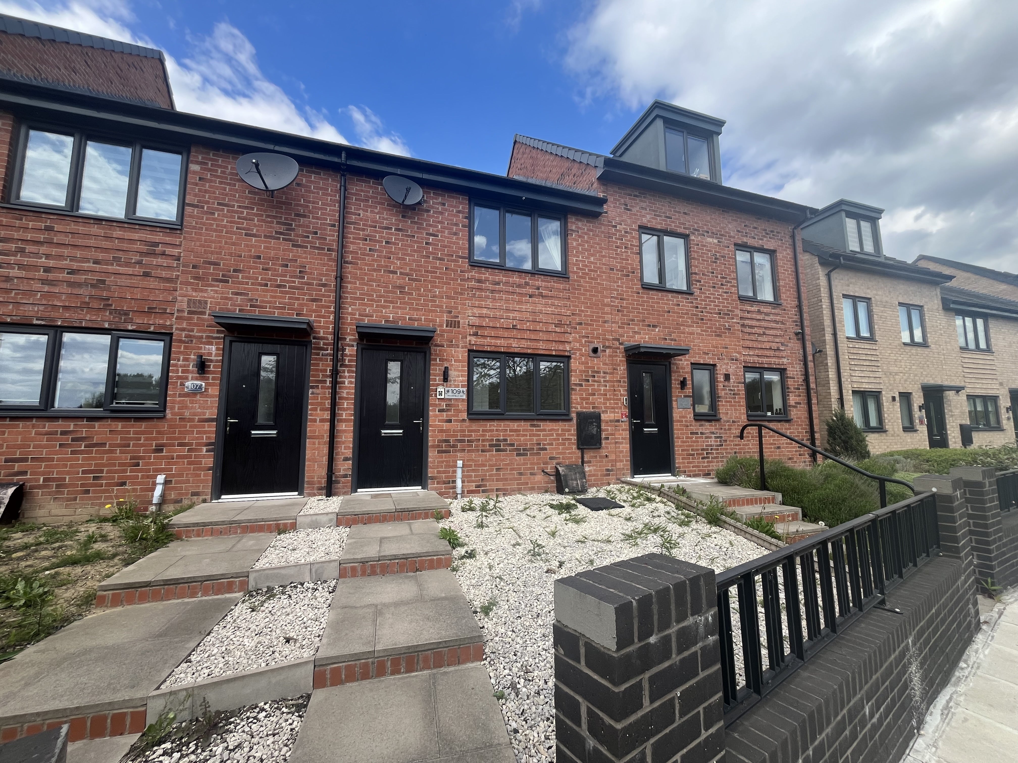 House Woodfield Way in Doncaster