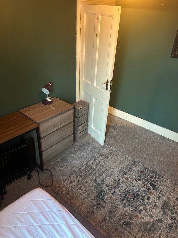 Room Stafford Road in Greater London