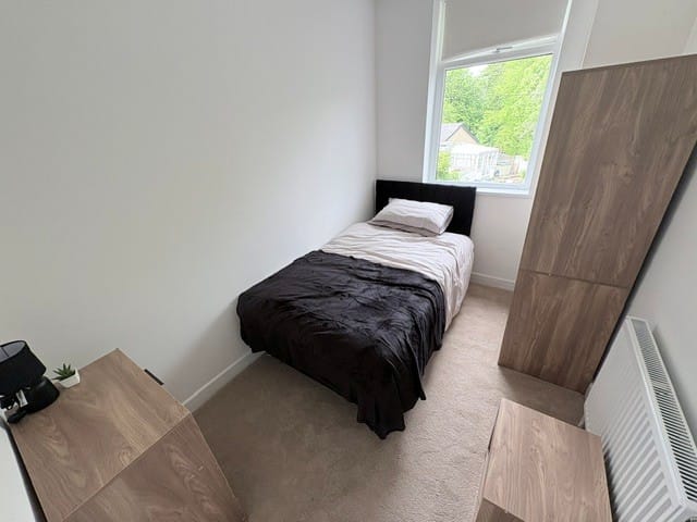 Room Coal Clough Lane in Burnley