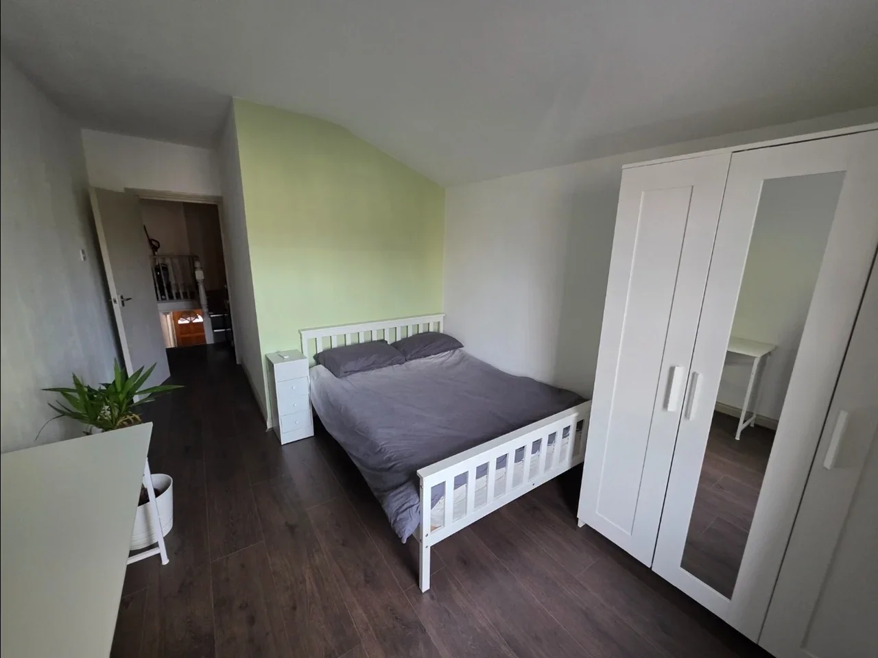 Room Northcote Road in Greater London