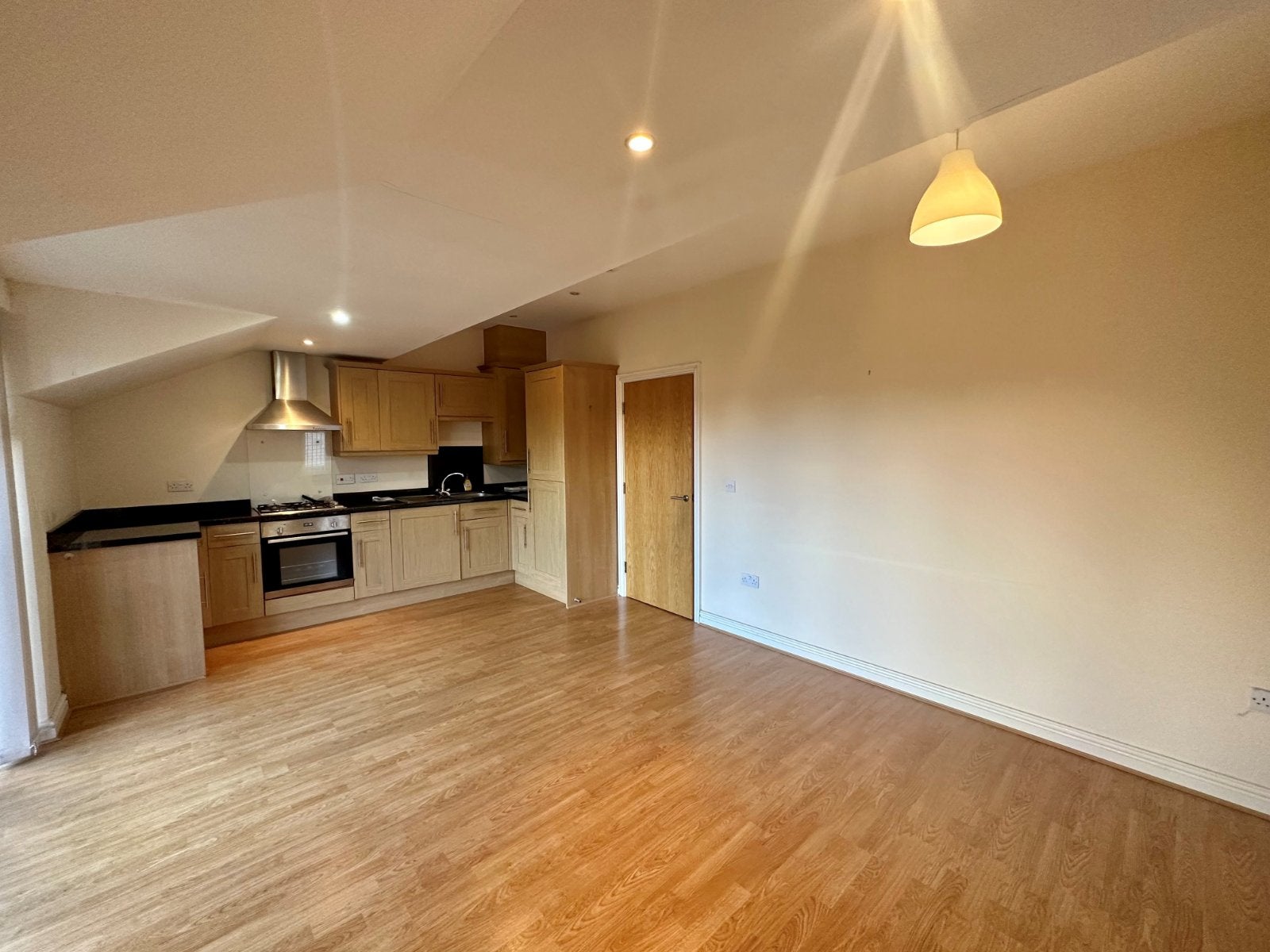 Flat Mayfield Street in Atherton