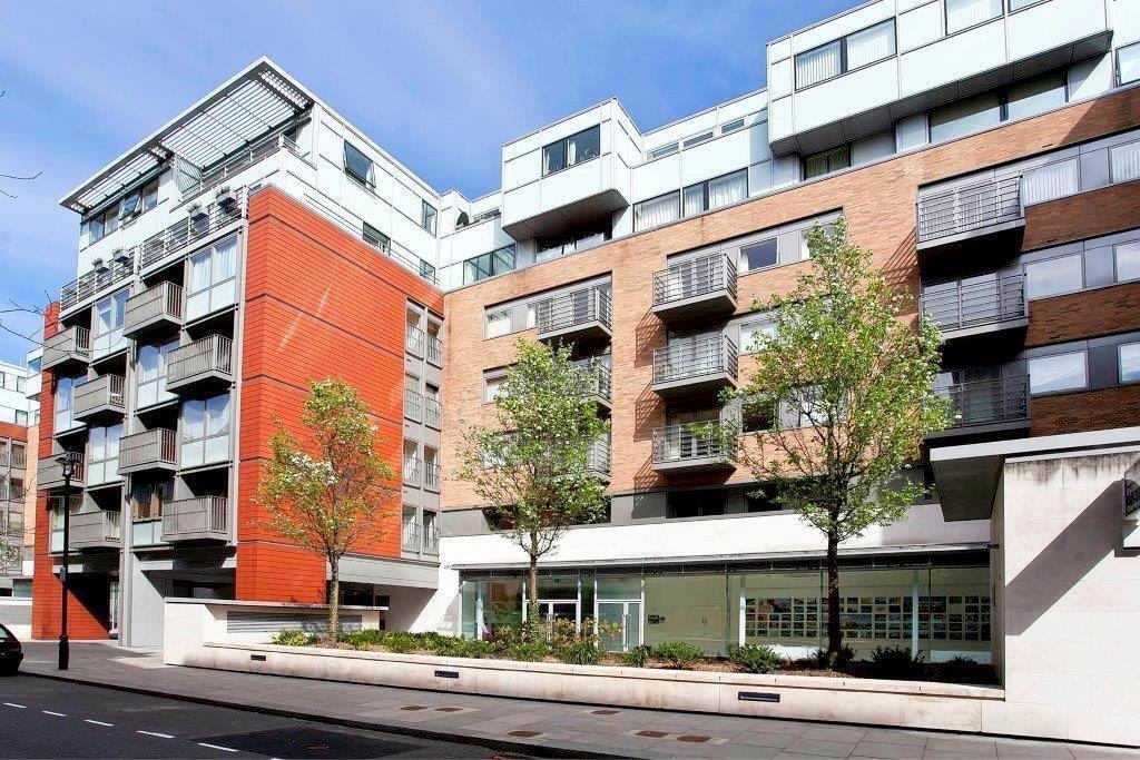 Flat Page Street in City of Westminster