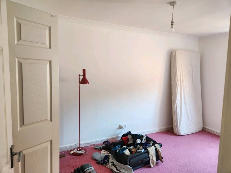 Room Stoneycroft Close in Greater London