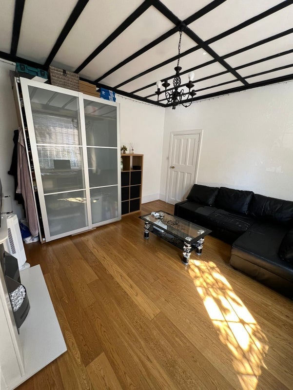 Room Coppetts Close in Greater London