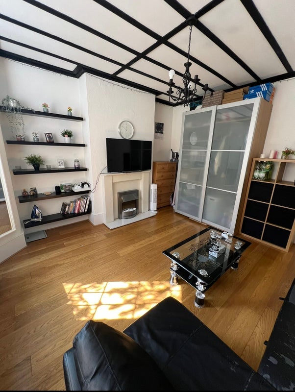 Room Coppetts Close in Greater London