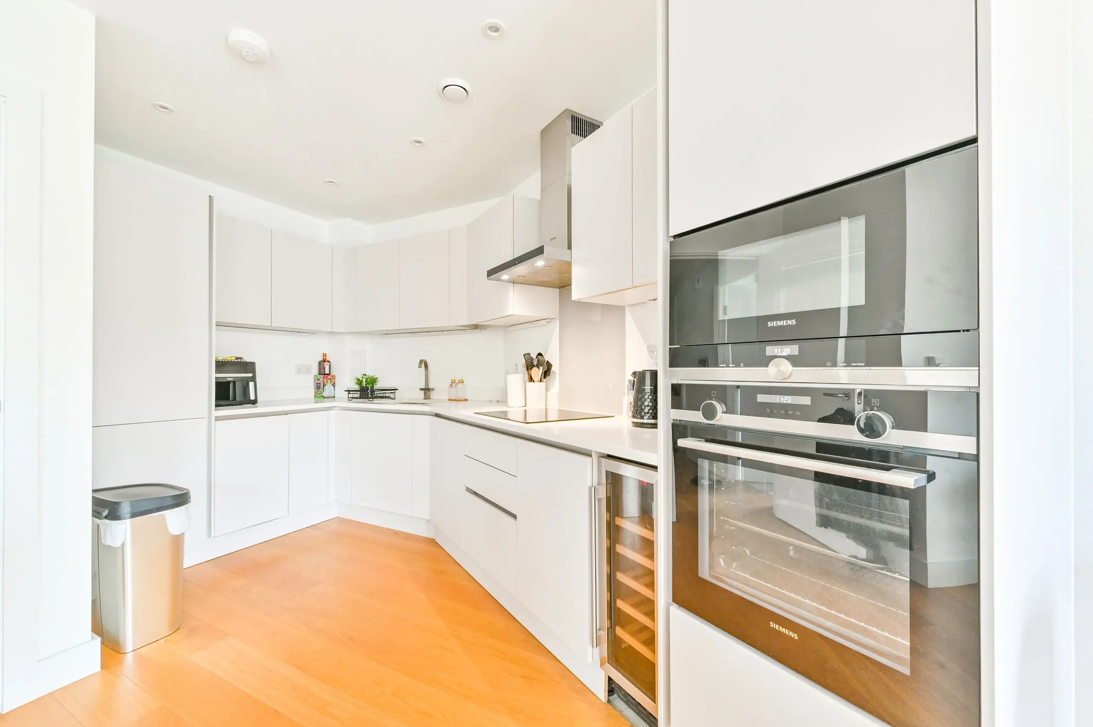 Flat Tollgate Gardens in City of Westminster