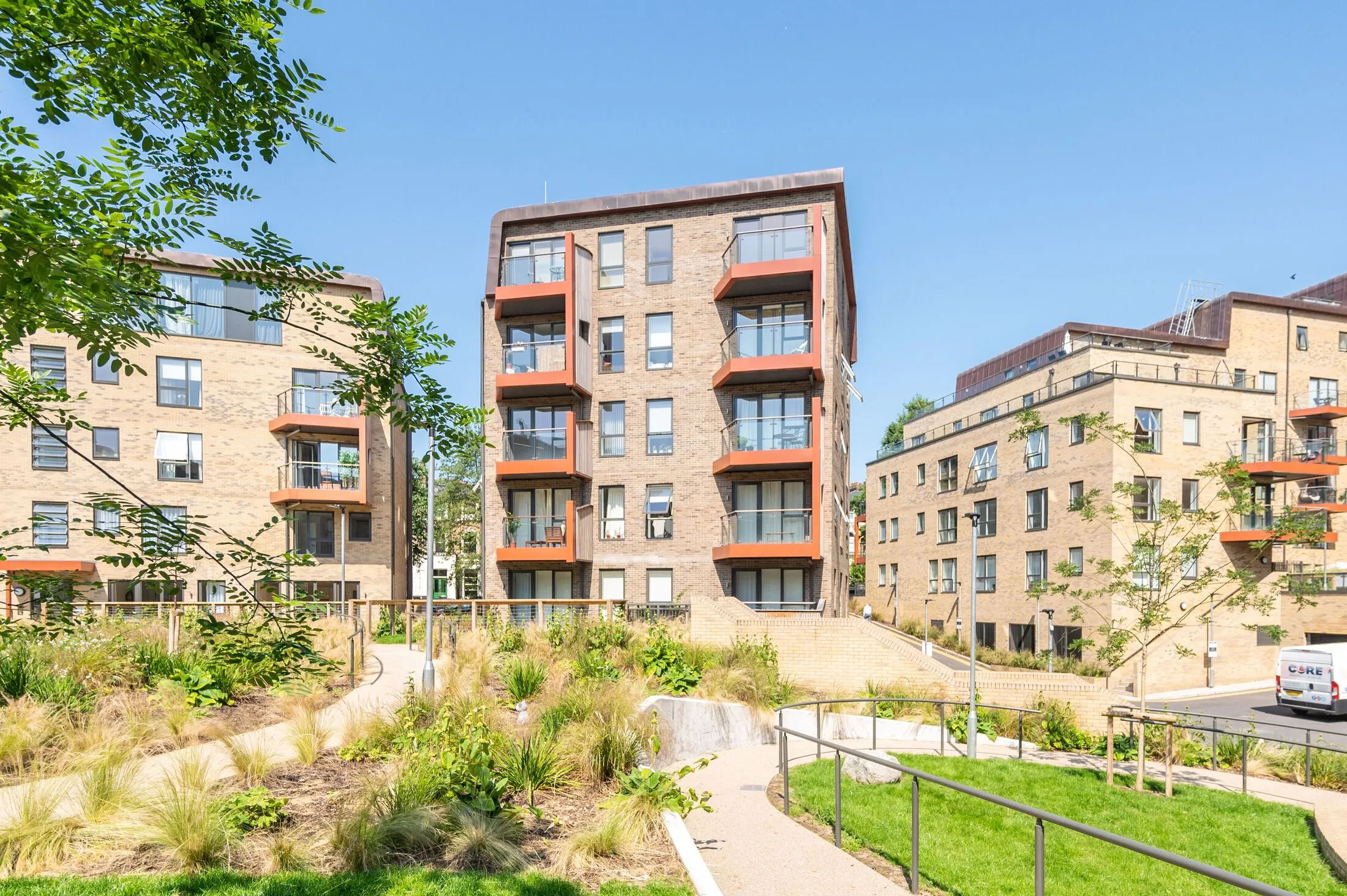 Flat Tollgate Gardens in City of Westminster