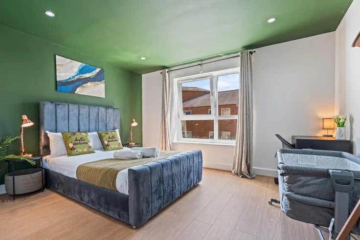 Flat Westferry Road in Greater London