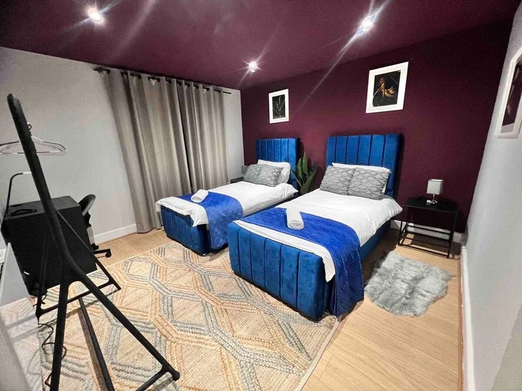 Flat Westferry Road in Greater London