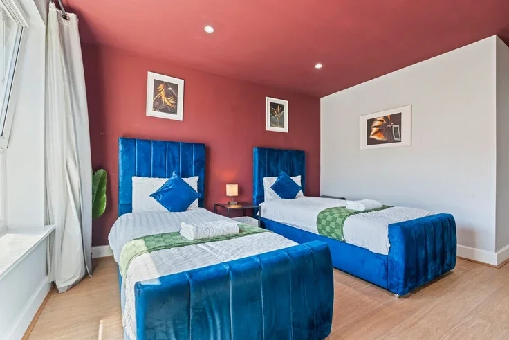 Flat Westferry Road in Greater London