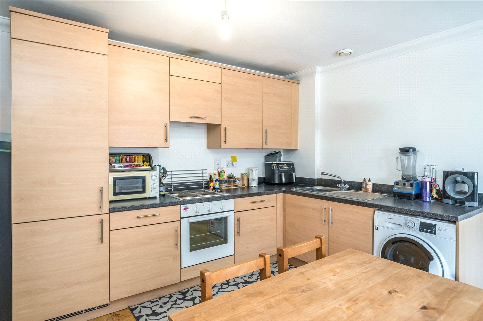 Flat Balham Hill in Greater London
