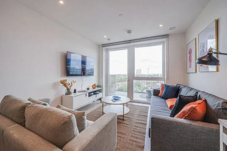 Flat Beresford Avenue in Greater London