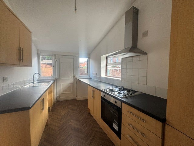 Flat Peel Street in Leigh