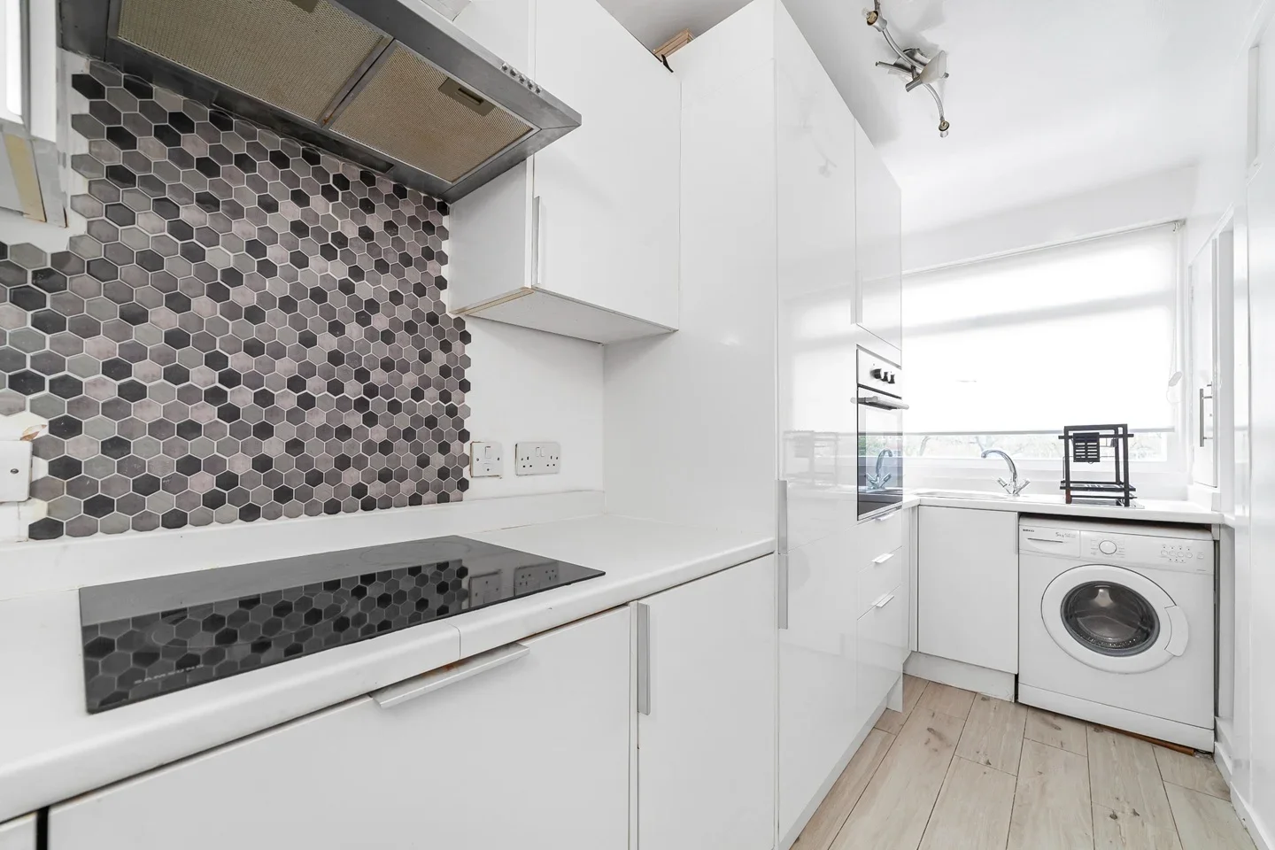 Room Highcliffe Drive in Greater London