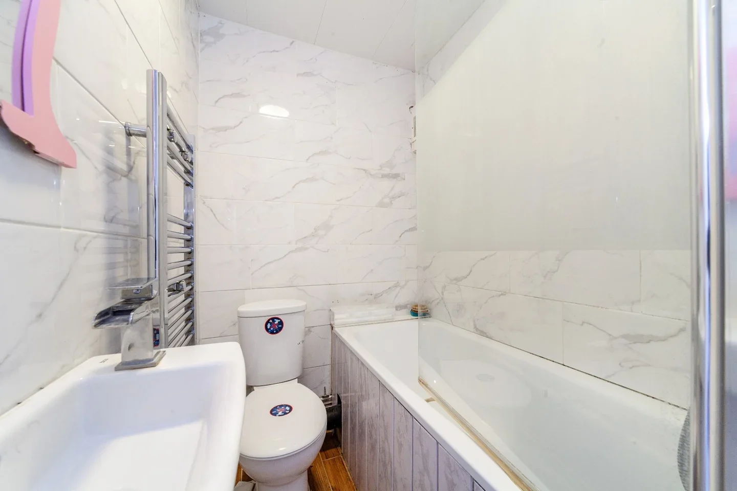 Room Highcliffe Drive in Greater London