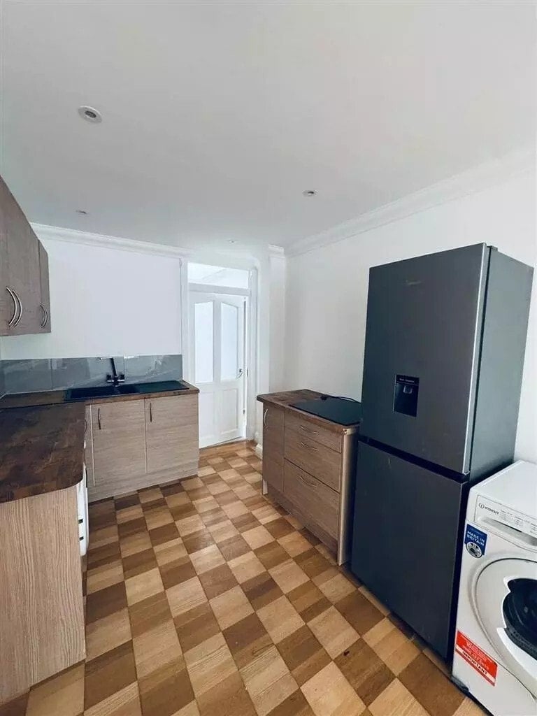 Flat Sewardstone Road in Epping Forest