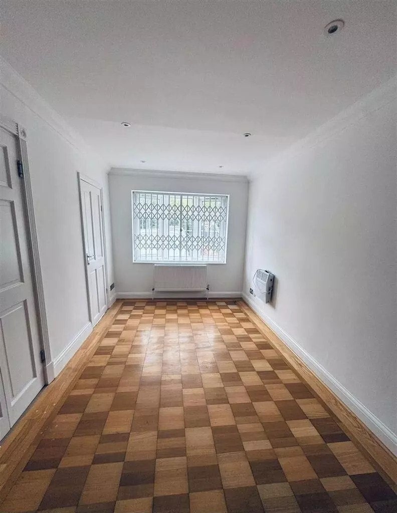 Flat Sewardstone Road in Epping Forest