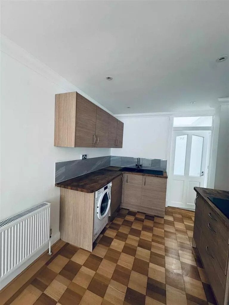 Flat Sewardstone Road in Epping Forest