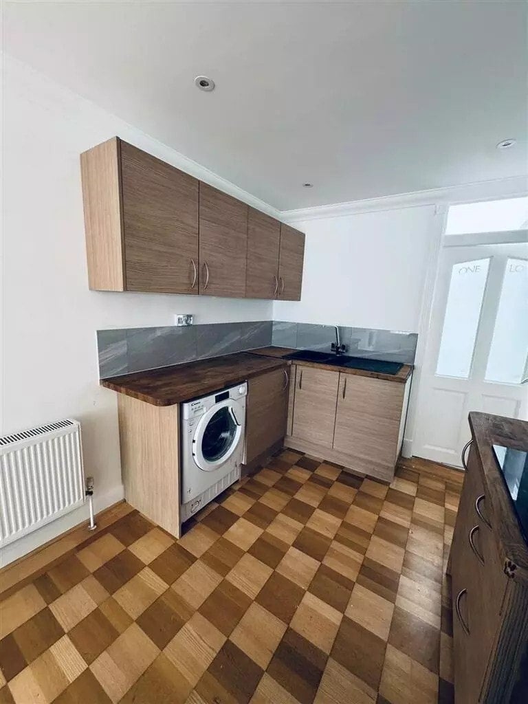 Flat Sewardstone Road in Epping Forest