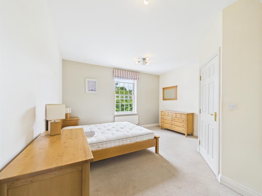 Flat Walney Lane in Hereford