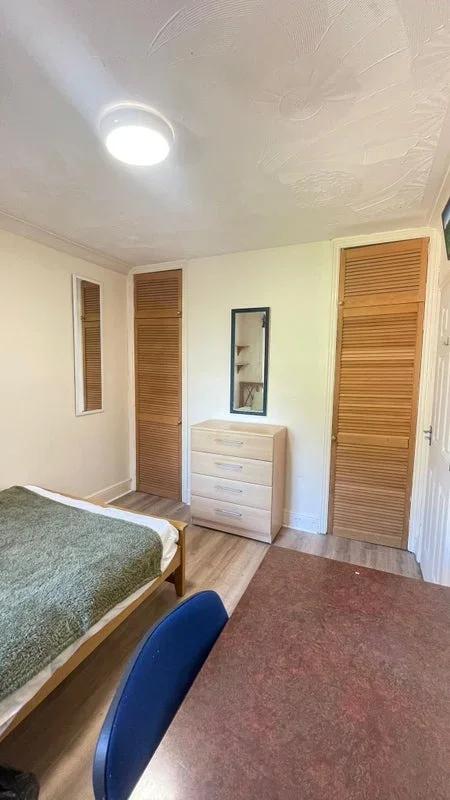 Room Cardigan Road in Bournemouth