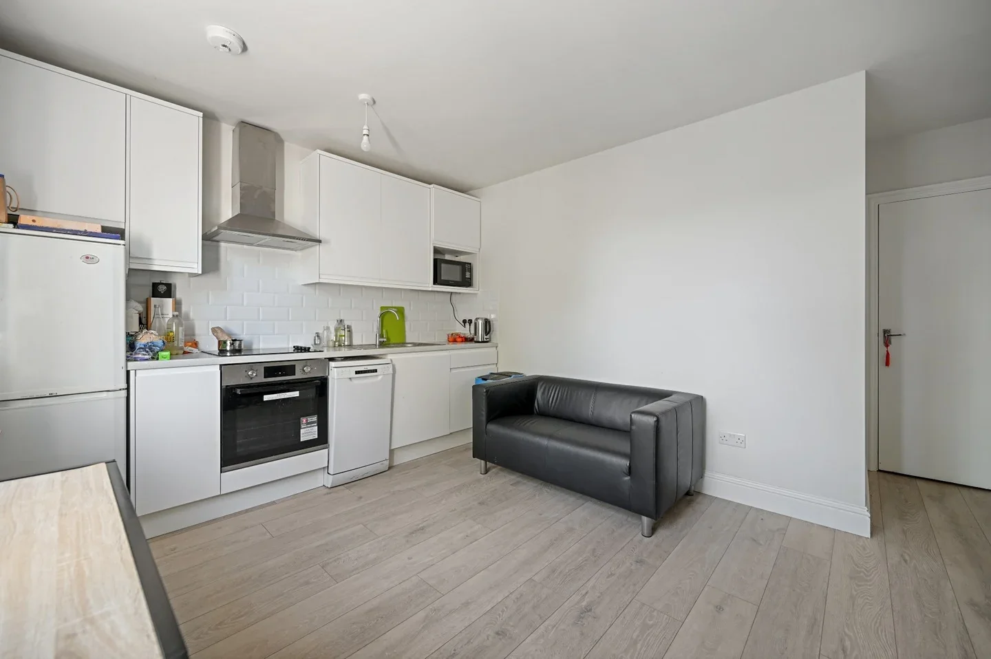 Flat Bassett Road in Greater London