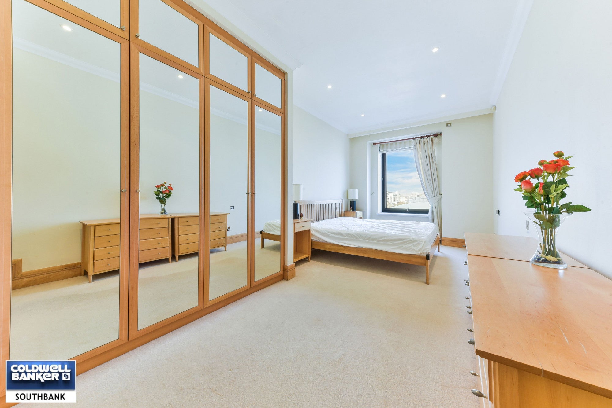 Flat Hatfields in Greater London