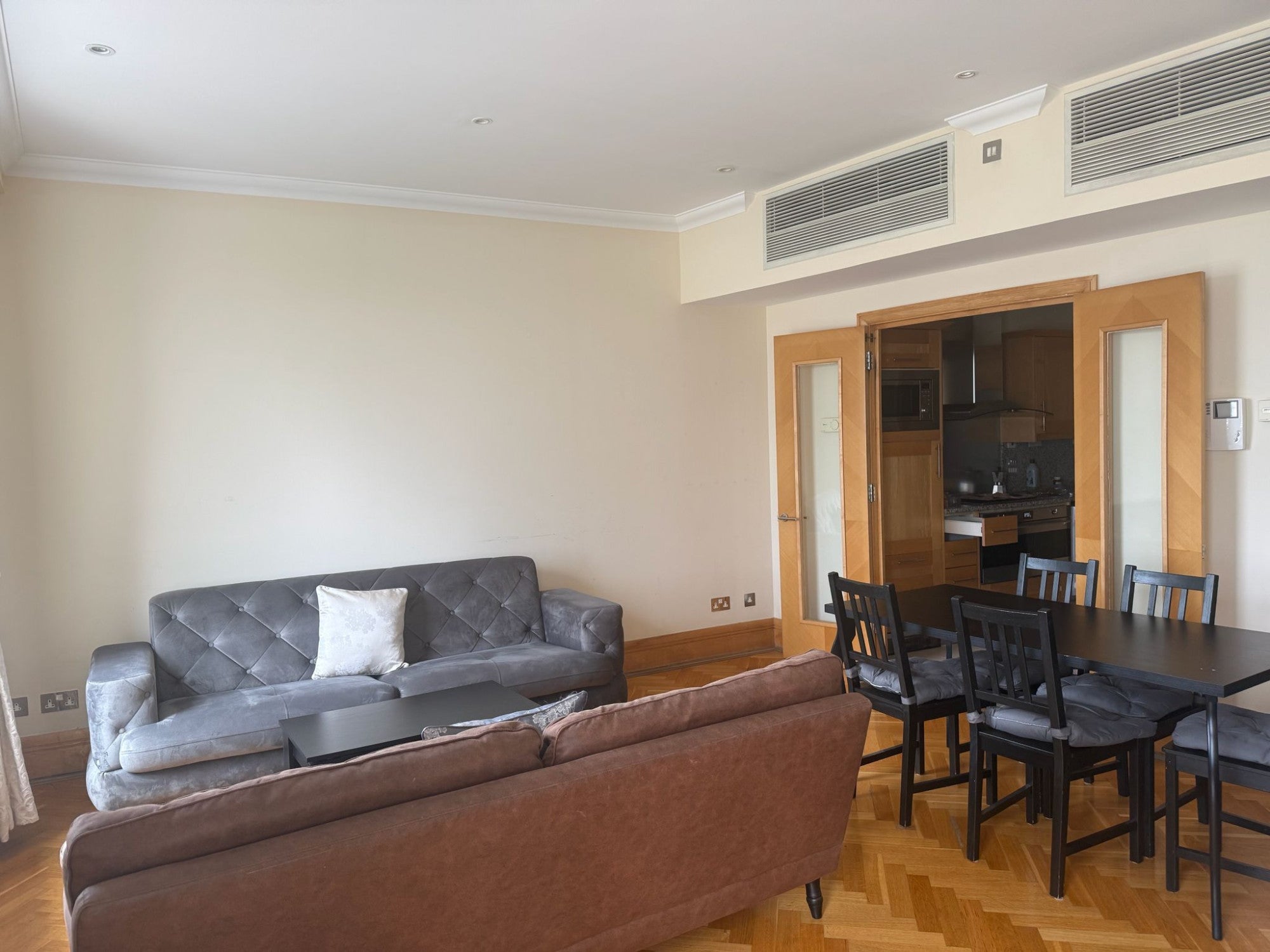 Flat Hatfields in Greater London