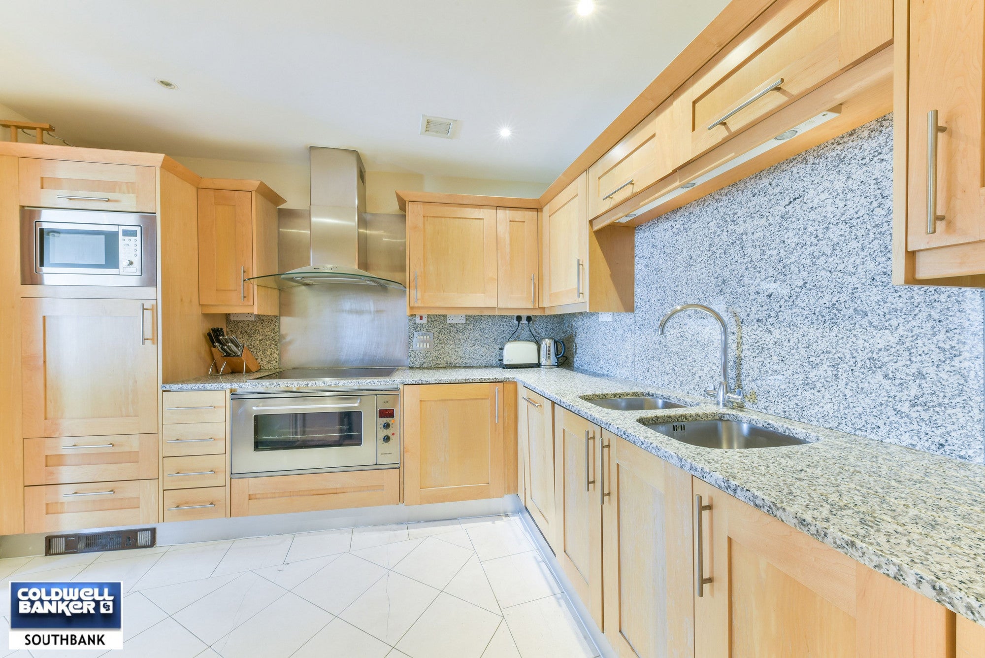 Flat Hatfields in Greater London