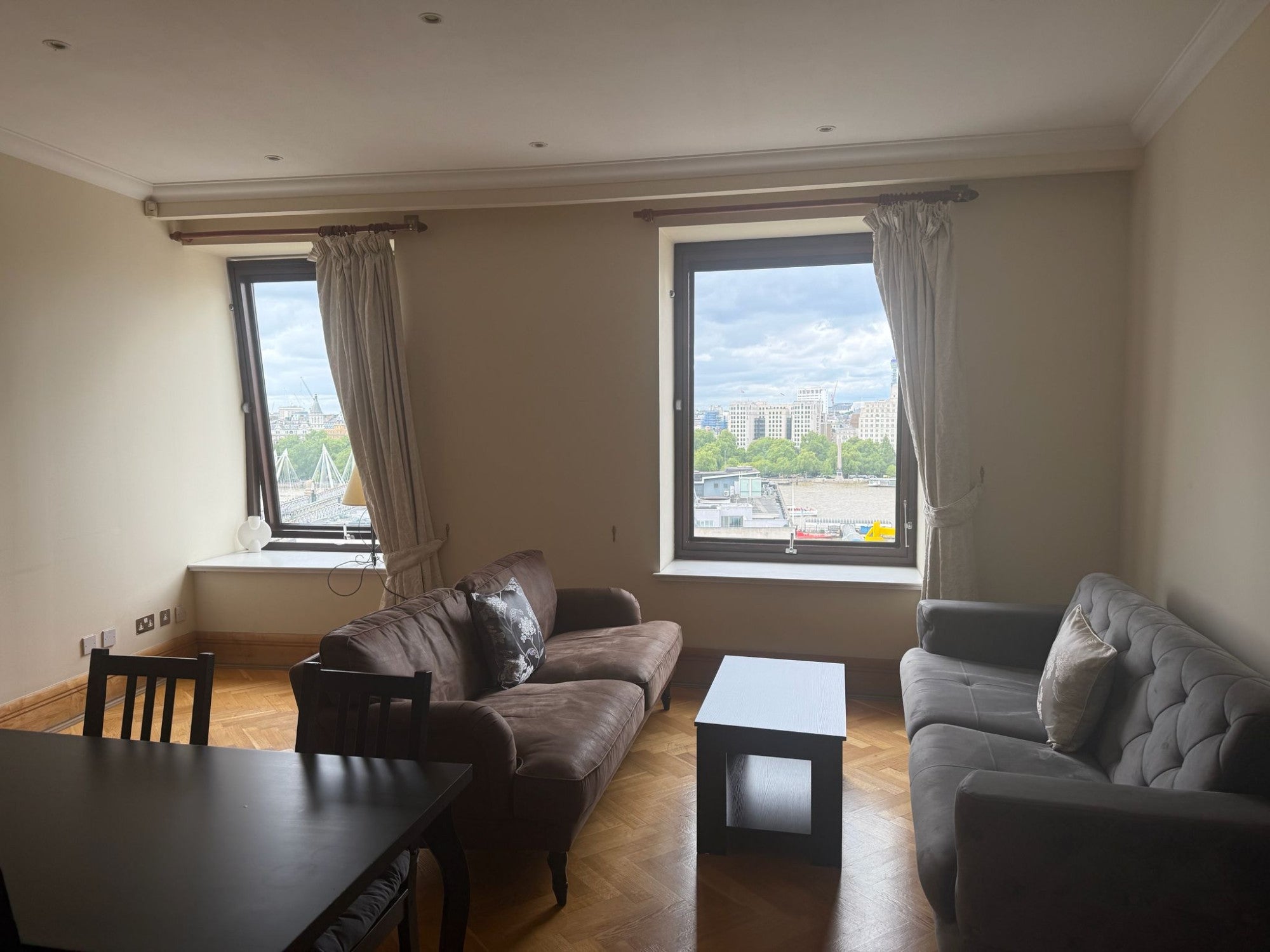 Flat Hatfields in Greater London