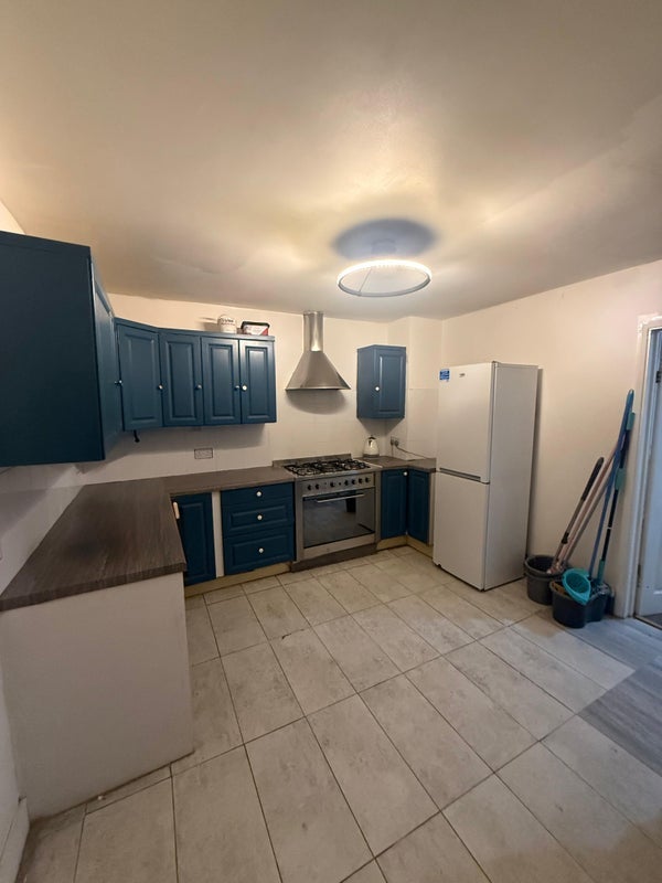 Room Roman Road in Greater London