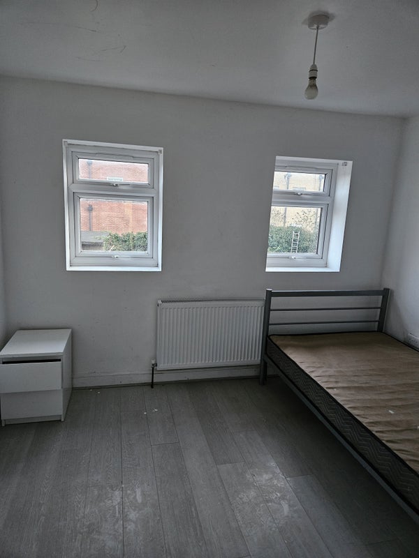 Room Roman Road in Greater London