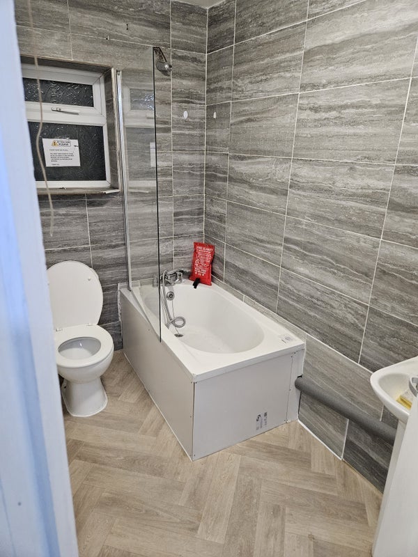 Room Roman Road in Greater London