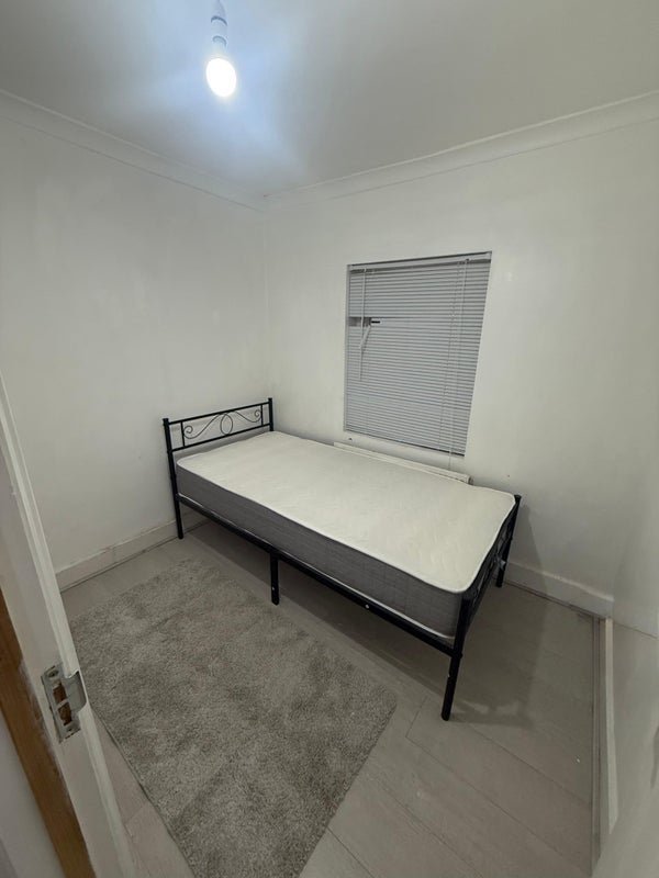 Room Roman Road in Greater London