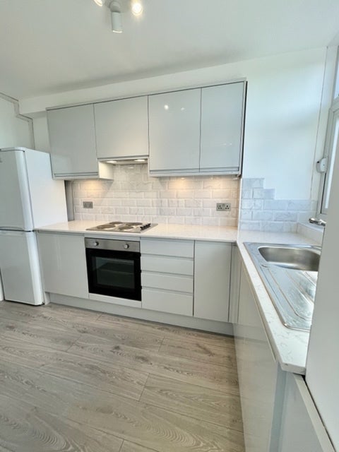 Flat Cotman Close in Greater London