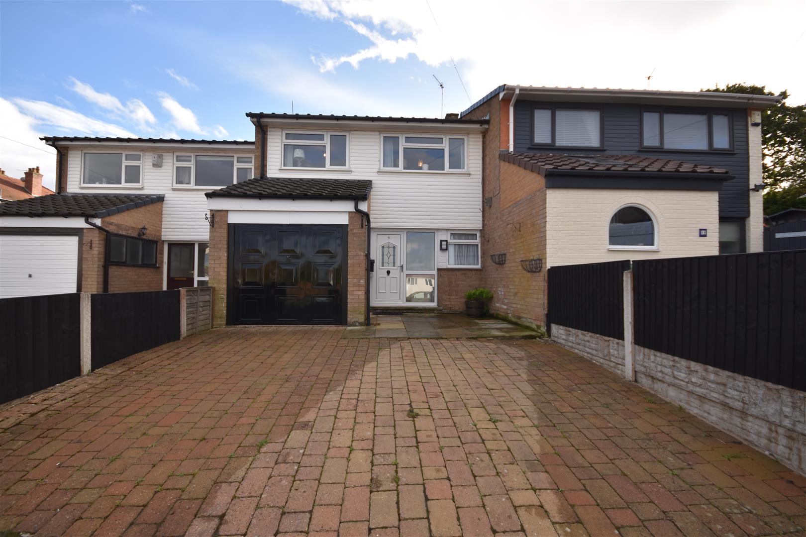 House Stewart Close in Pensby