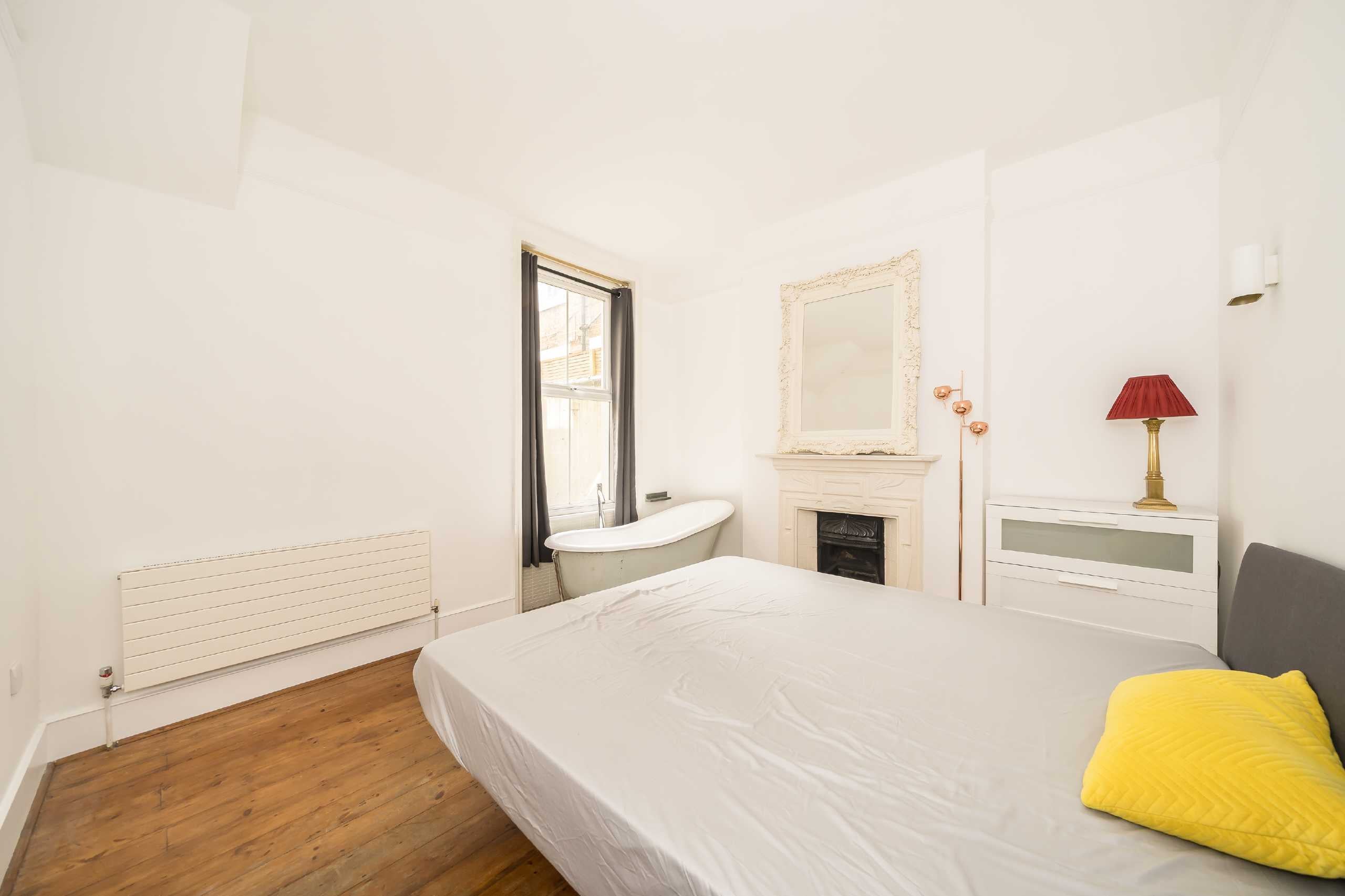 Flat Latchmere Road in Greater London
