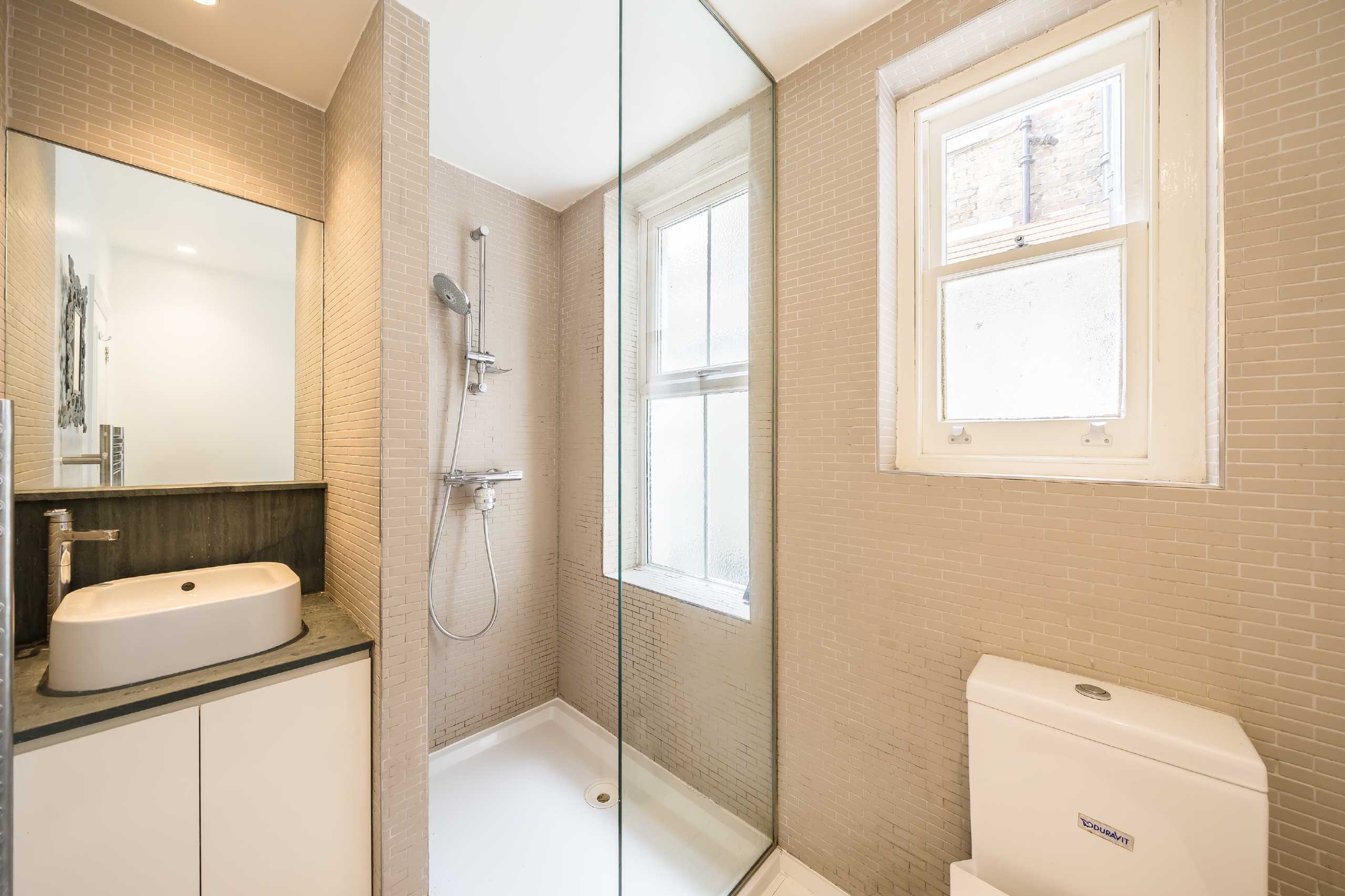Flat Latchmere Road in Greater London