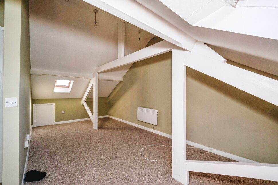 Flat West Parade in Grimsby
