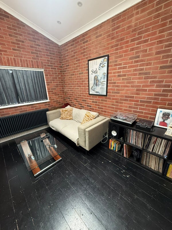 Room Millfields Road in Greater London