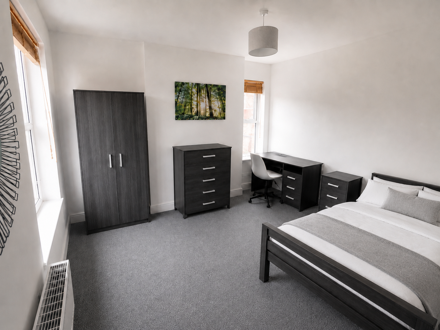Room Church Drive in Nottingham