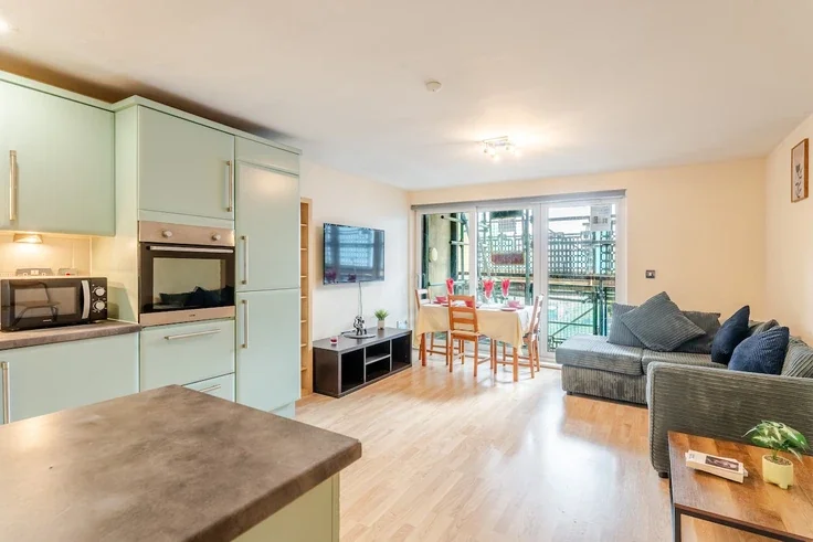 Flat Pocklington Drive in Manchester