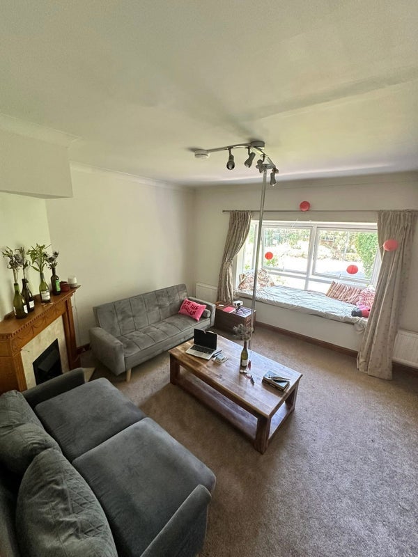 Room Barnfield Place in Greater London