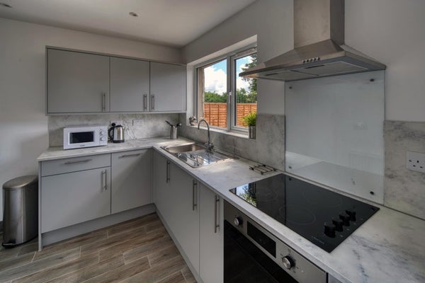 Flat Charfield Road in Bristol