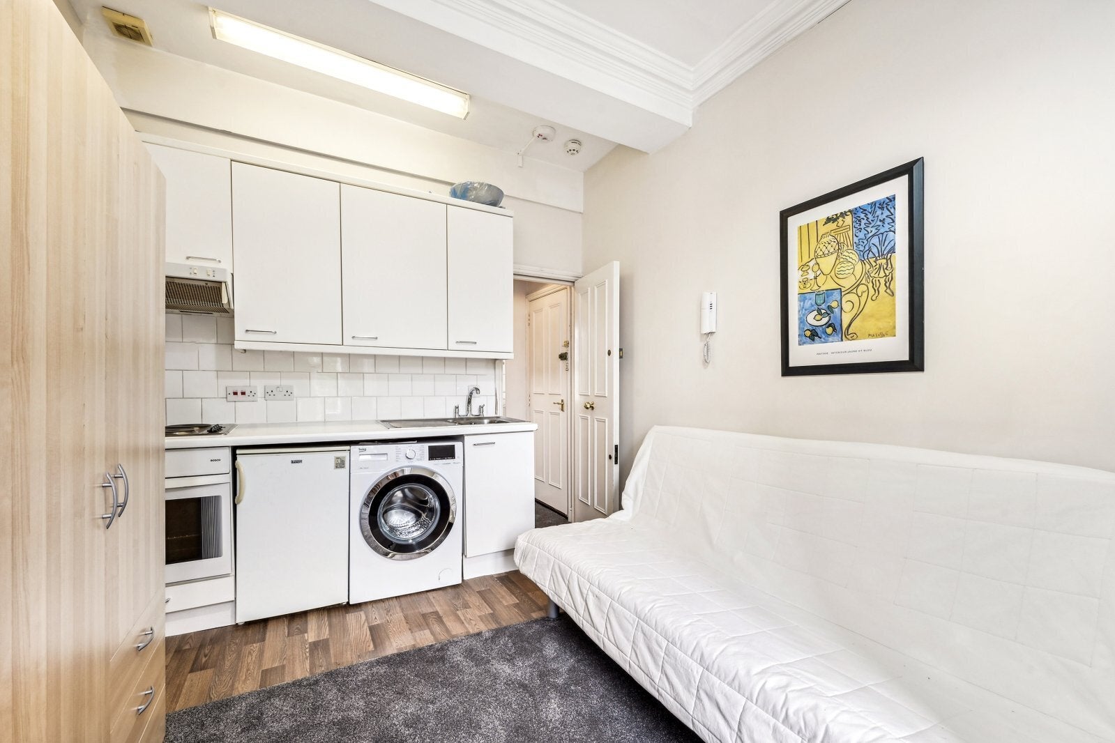 Flat Trebovir Road in Greater London
