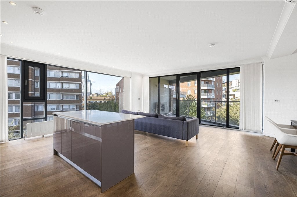Flat Weston Street in Greater London