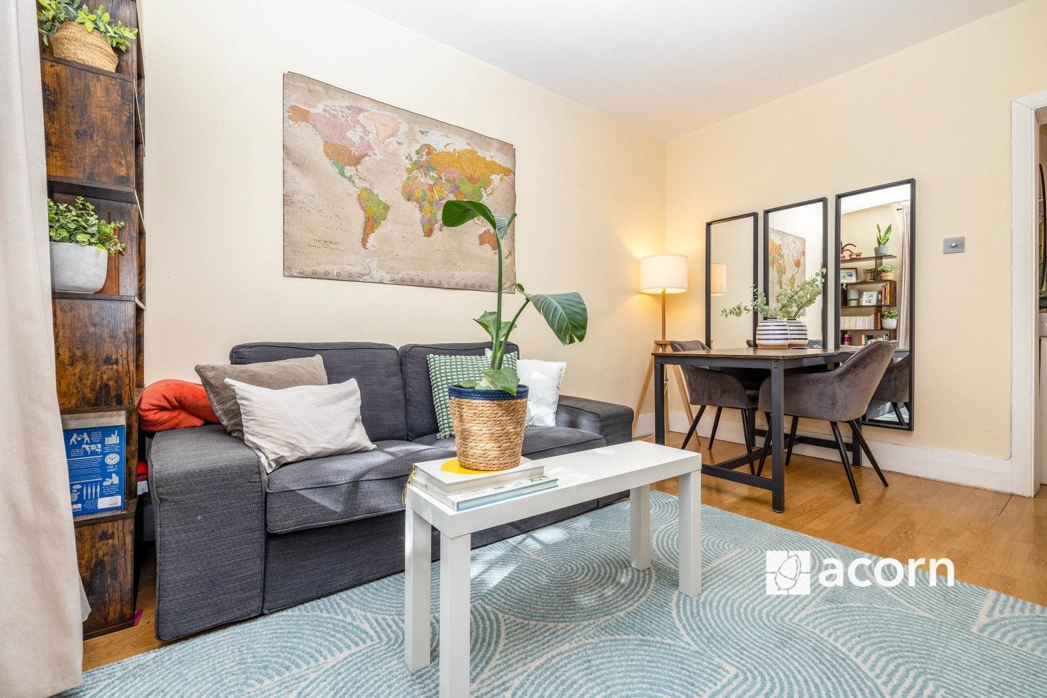 Flat Westcott Road in Greater London