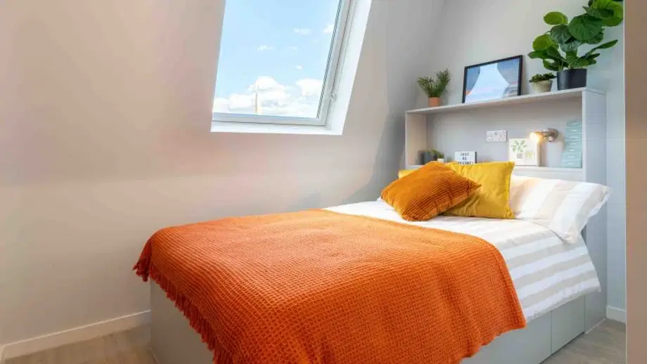 Flat Bastwick Street in Greater London
